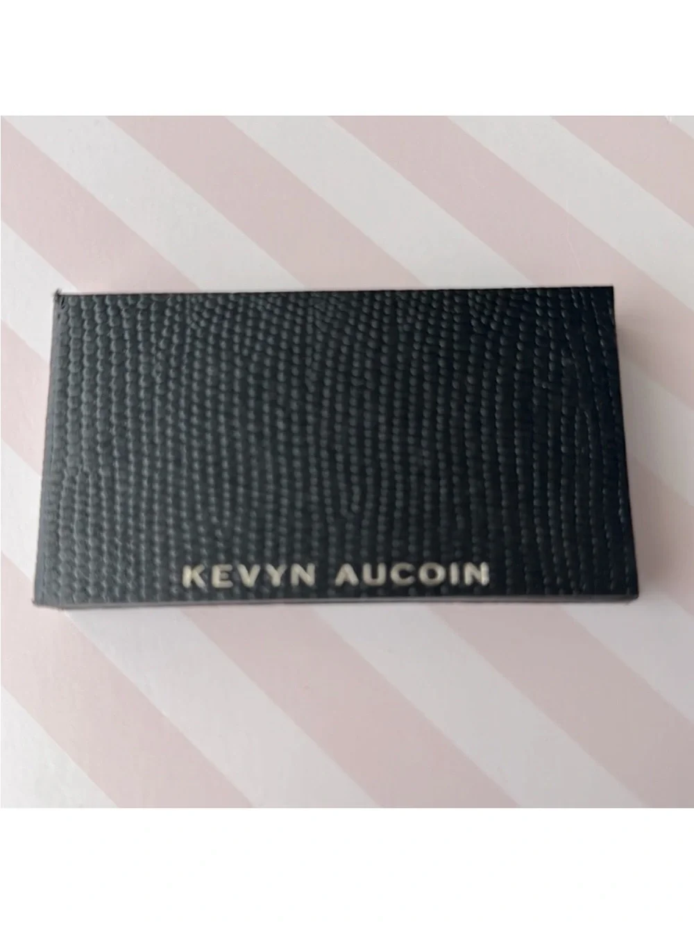 Kevyn Aucoin The Neo-Setting Powder Matte to Glow